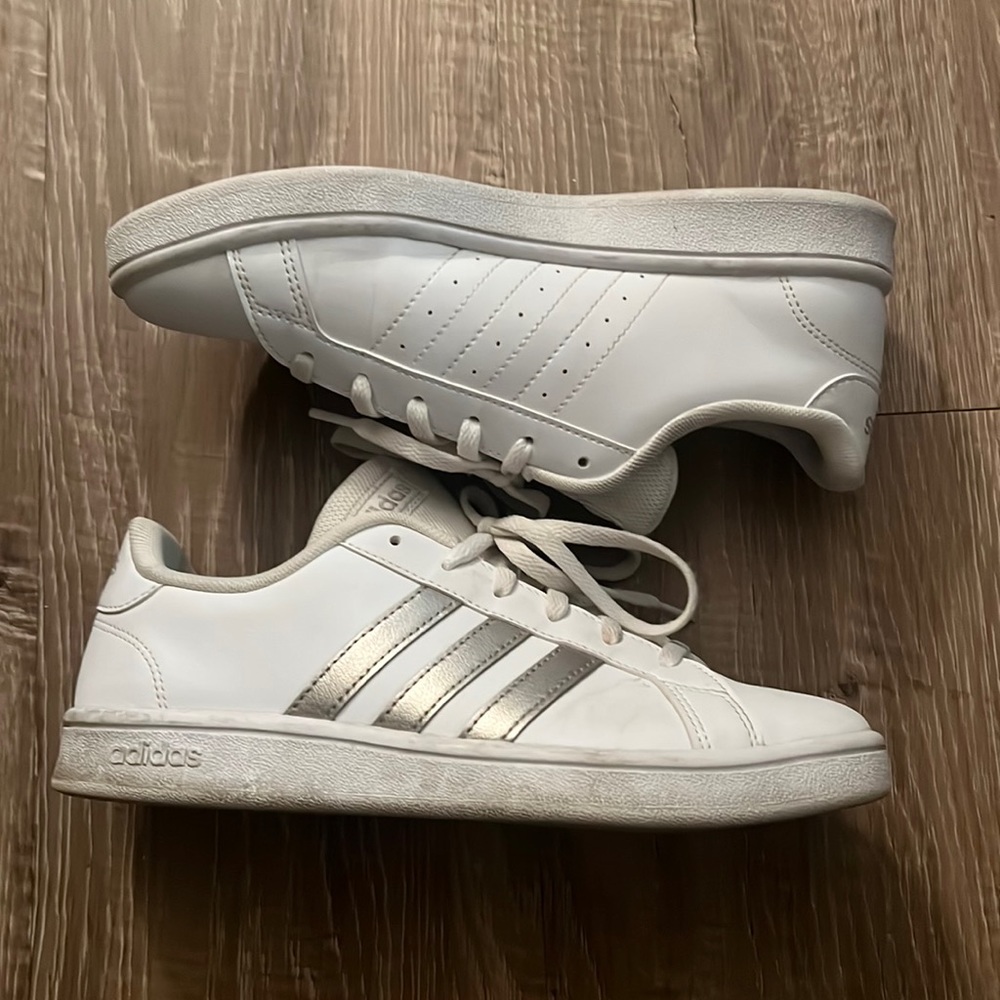 Adidas Tennis shoes